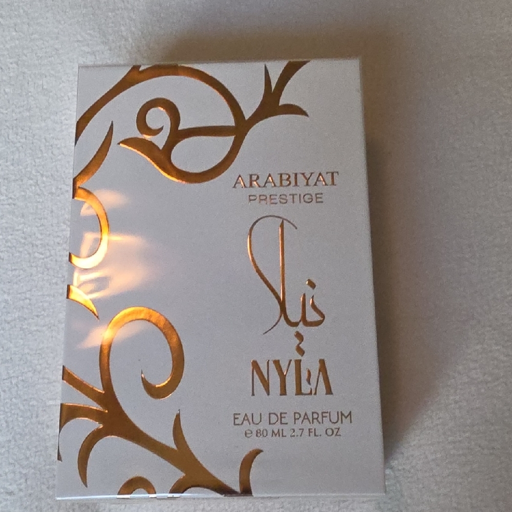 Sale! Nyla Eau de Parfum - White & Gold